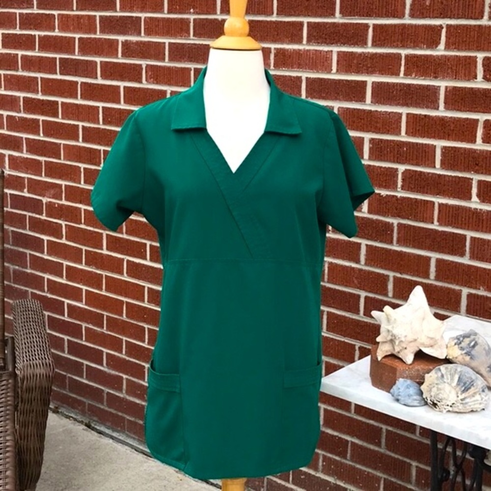 Jockey Scrub Top with Collar in Dark Green Size Medium